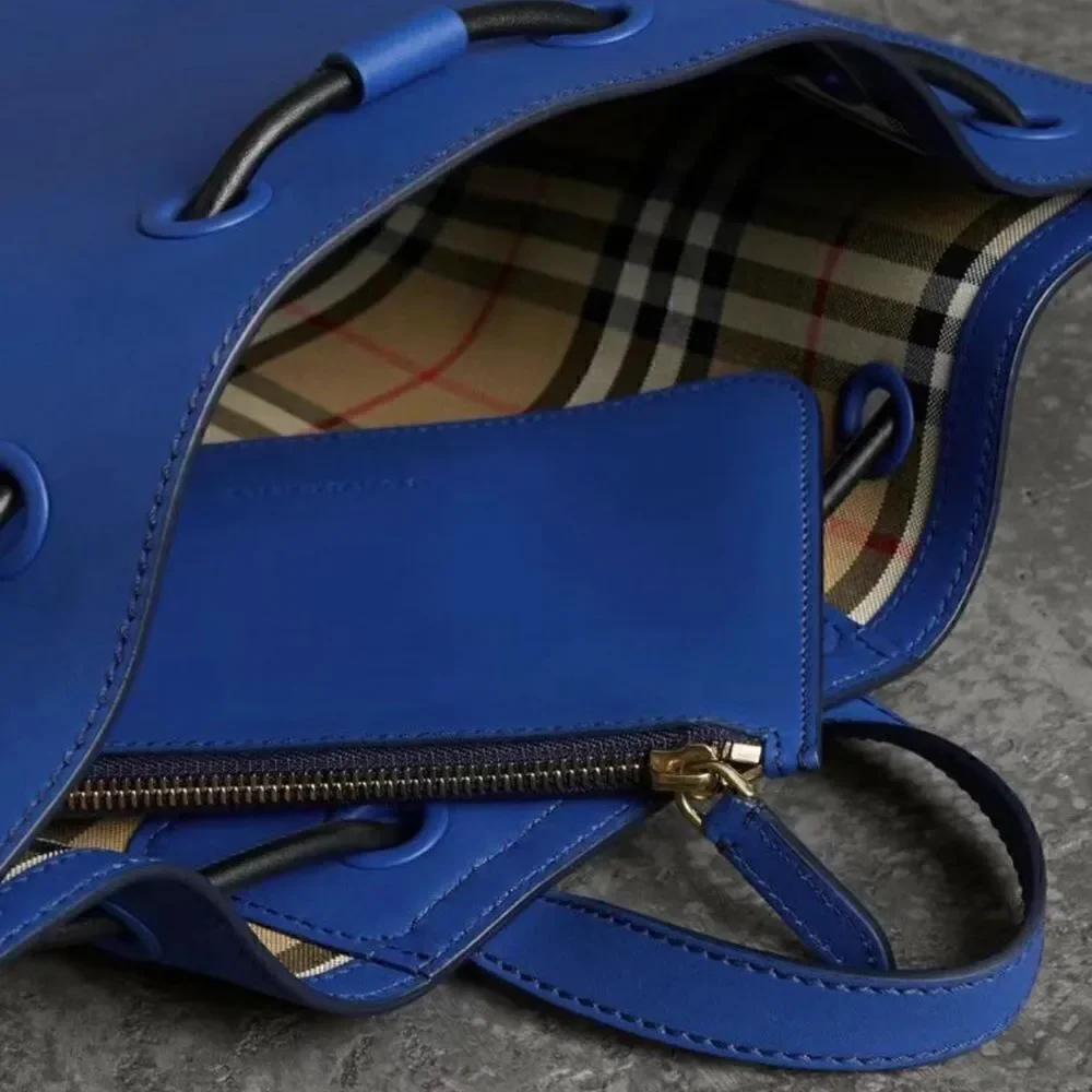 ‎Burberry Unisex backpack 100% new leather Blue